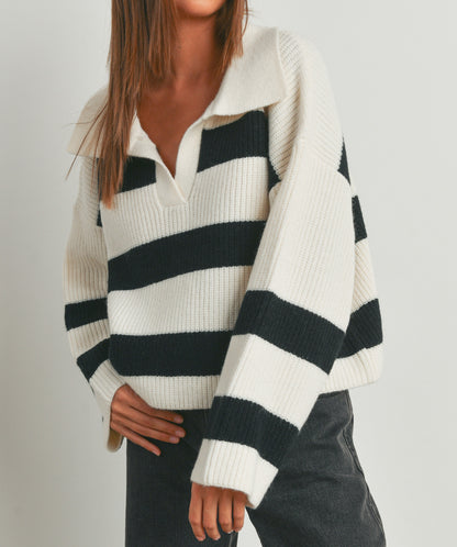 OVERSIZED BLACK AND WHITE STRIPED COLLAR SWEATER