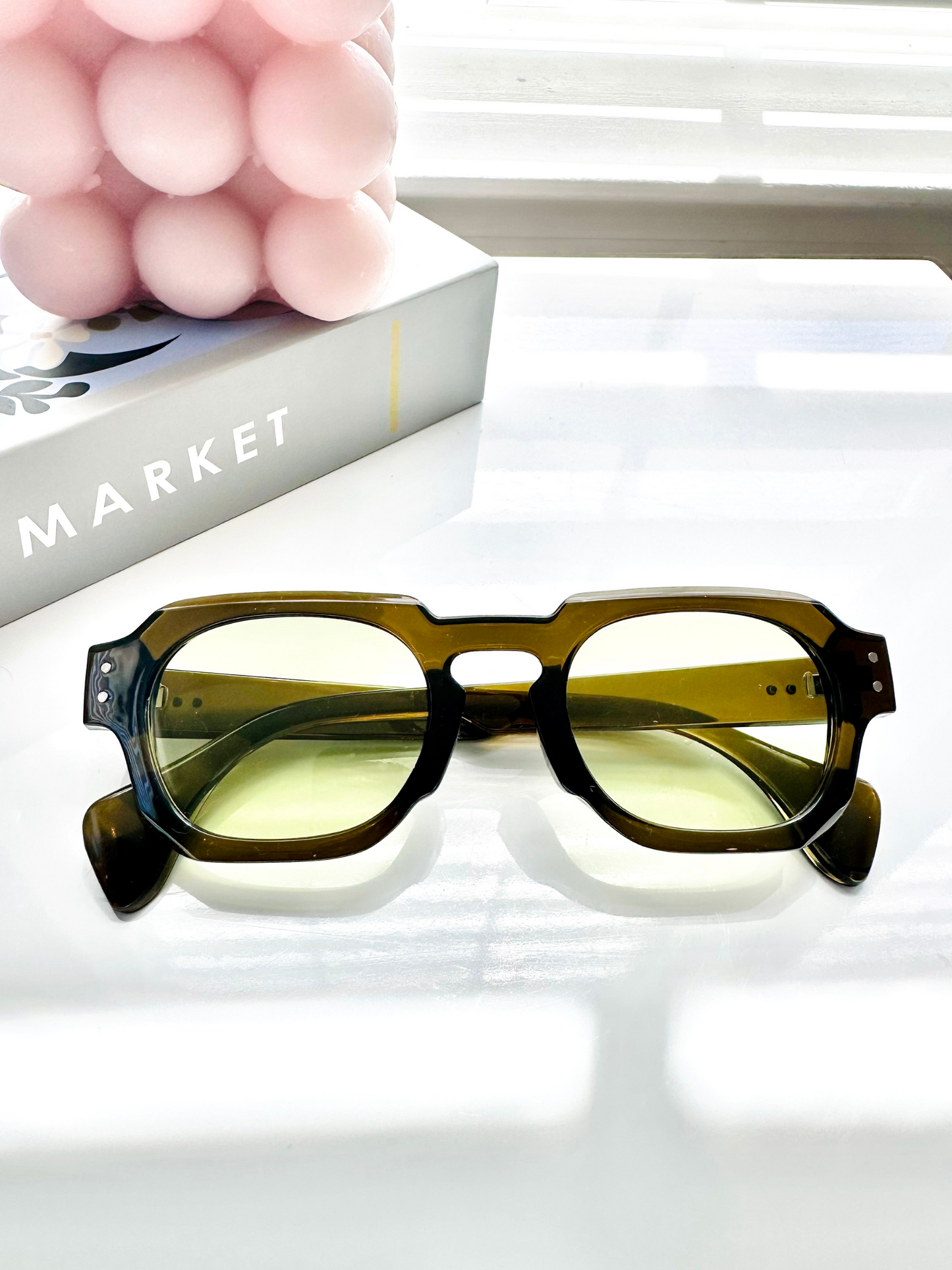 GREEN SQUARE SUNGLASSES