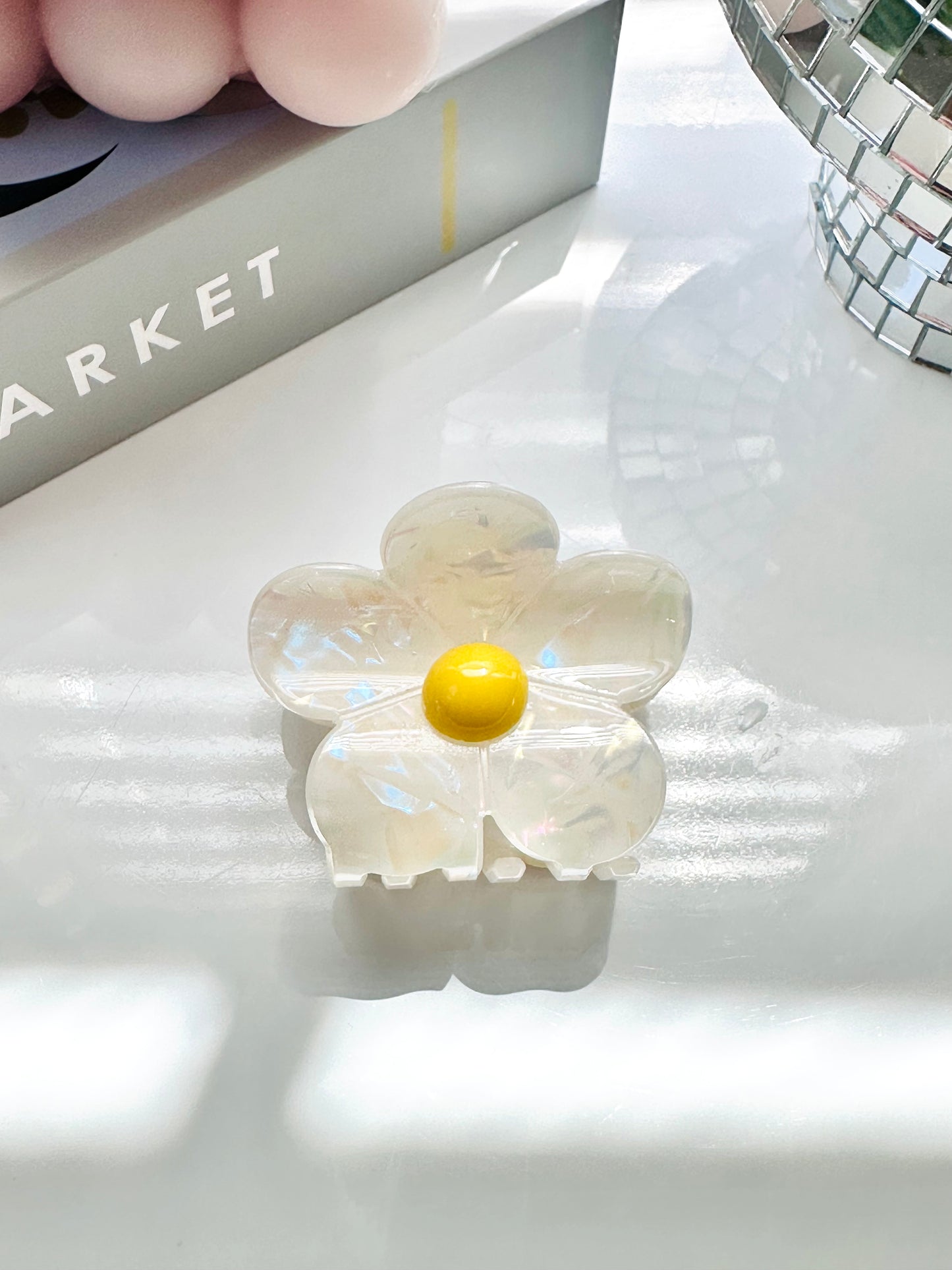 DAISY CLAW HAIR CLIP