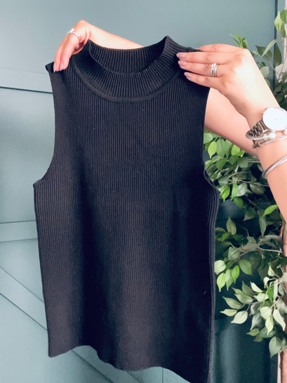 LAURA KNIT BLACK TOP